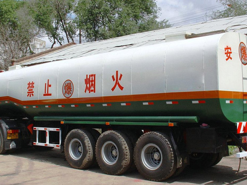 危險(xiǎn)品罐箱骨架運(yùn)輸半掛車