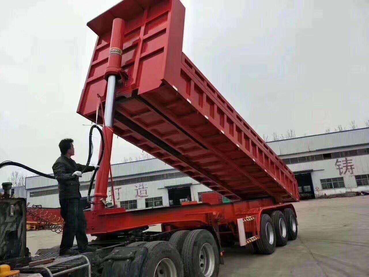 側(cè)翻自卸車