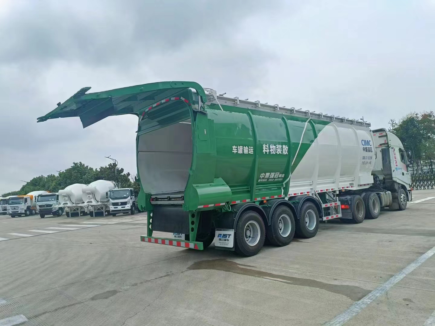 低密度粉粒物料運輸半掛車